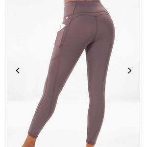 NWOT Fabletics 7/8 leggings